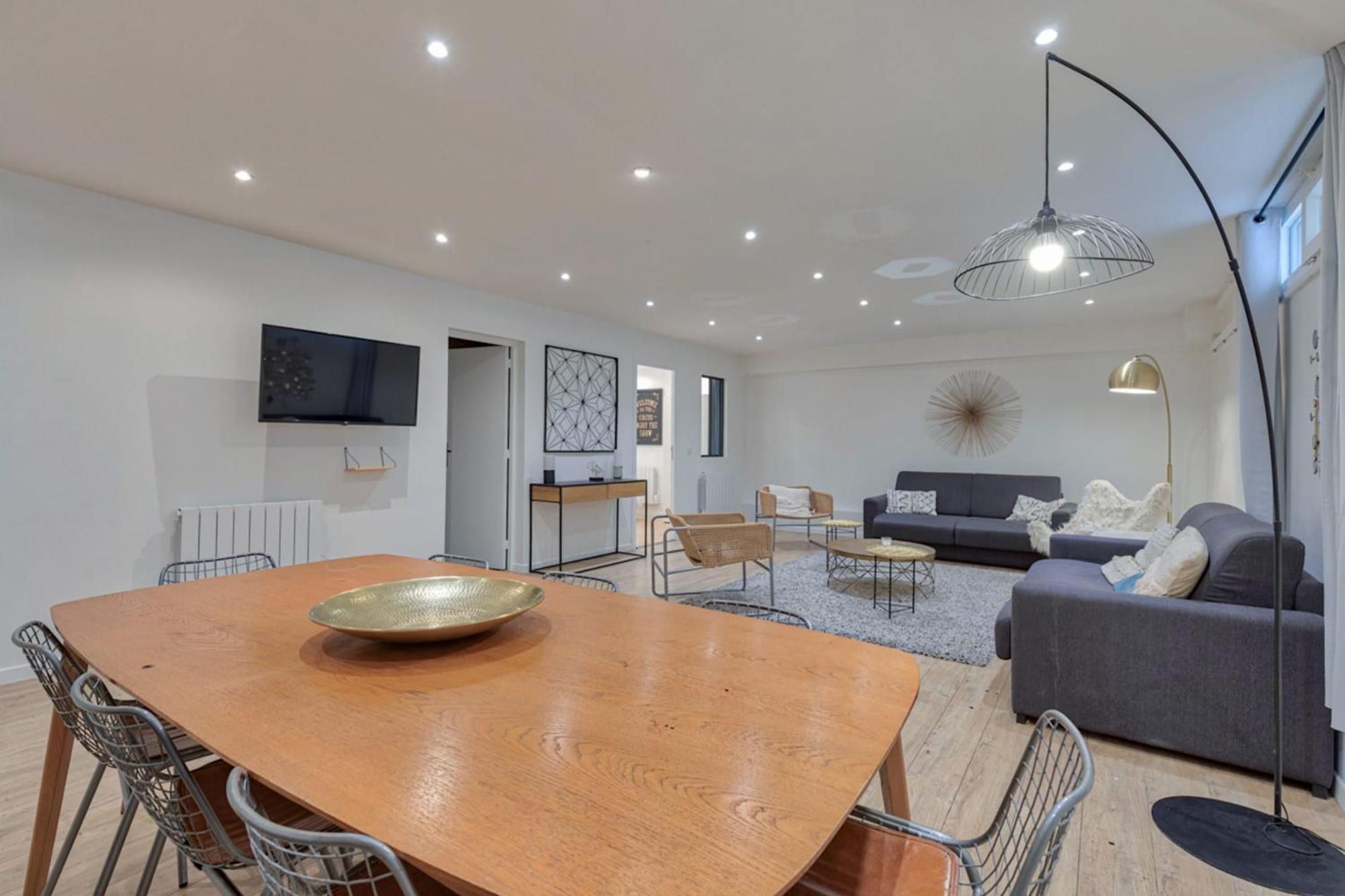 - Buttes Chaumont Botzaris Apartment